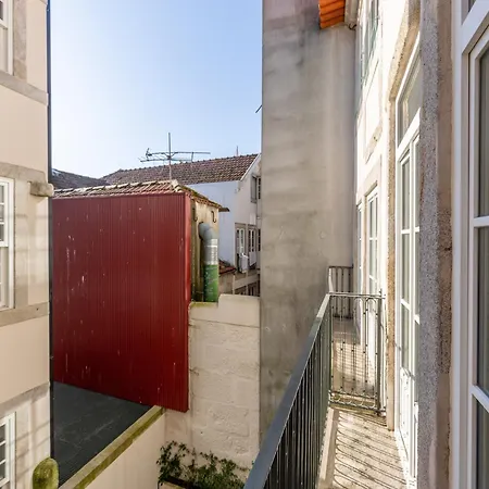 Apartman Cozy Getaway In With Balcony Porto